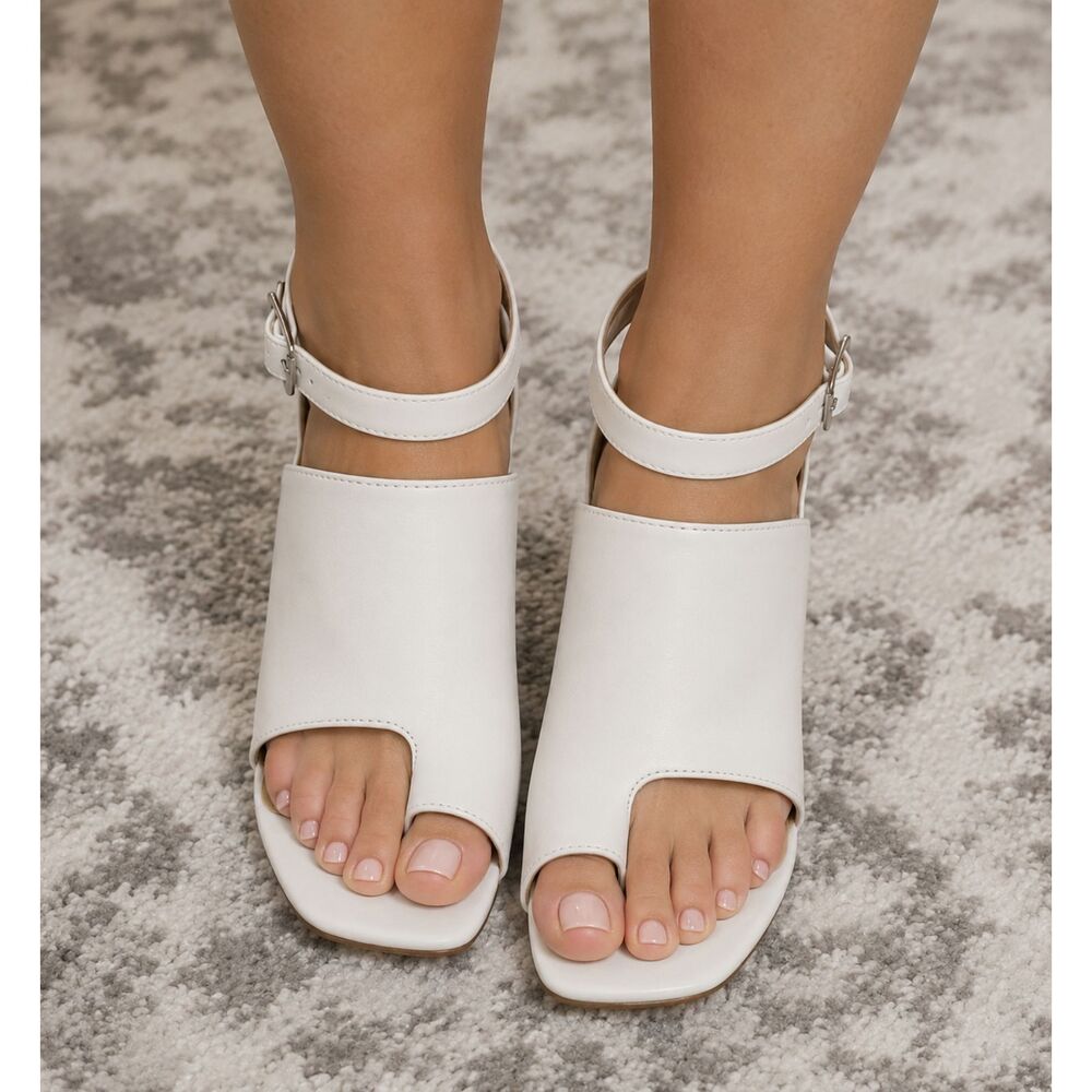 YOKI Lowela Women's Comfort Pumps Sandals Block Heel Peep Toe White Sz 7.5